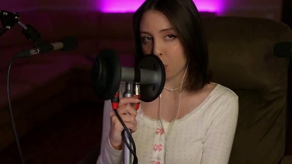 ASMR – 听着舔耳入睡 _ Moona